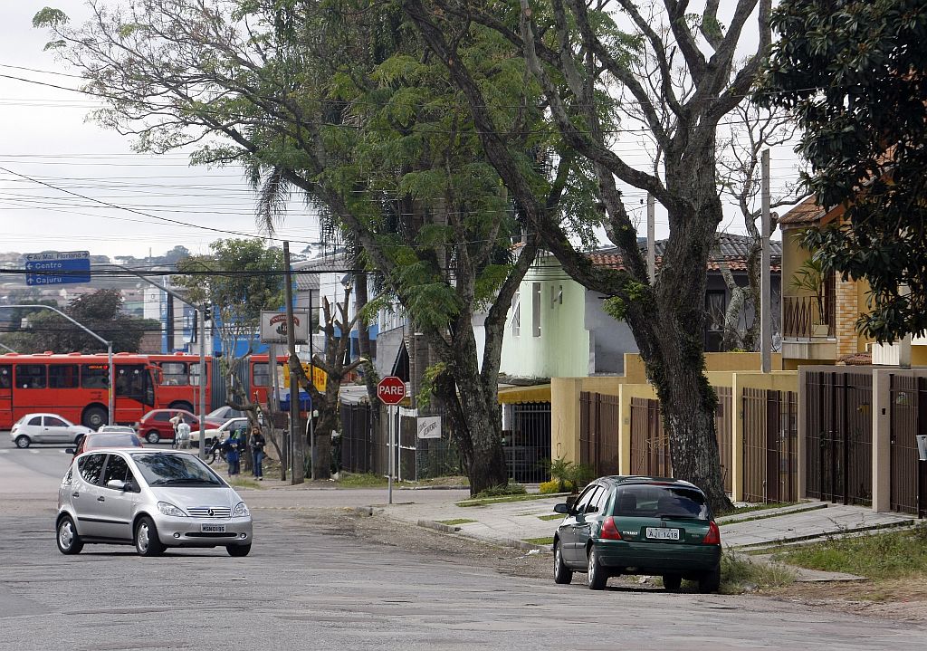 Condomínios residenciais fechados estão em alta na Rua Salvador Ferrante, no Boqueirão | Daniel Derevecki/Gazeta do Povo