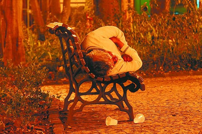 1 - Abel Carneiro passava a noite no banco da Praça Osório | 