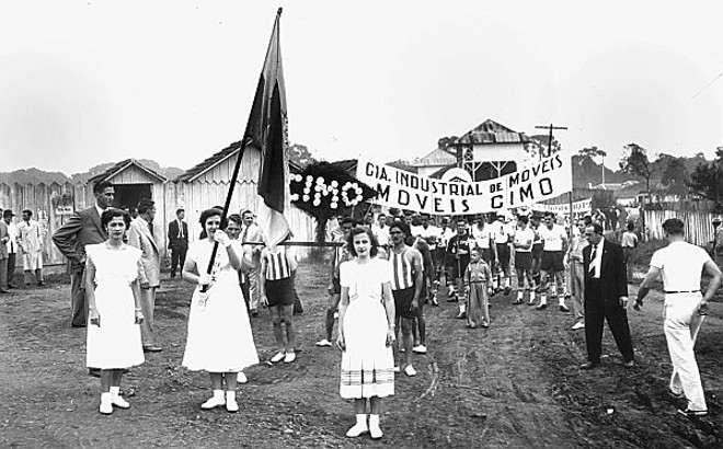 Festival de indústrias com a participação de Móveis Cimo, na época a maior do país |