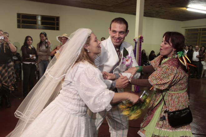 O casamento caipria tem como noivos os familiares de Seo Zico | 