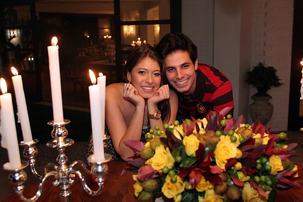 Júlia Malucelli, filha do casal Miriam e Joel Malucelli, recebeu dezenas de amigos no último sábado em Morretes para comemorar seus 17 anos. A festa foi no condomínio do Clube Malutrom. Entre os convidados, Guilherme Gobbo (com ela na foto) | Cíciro Back