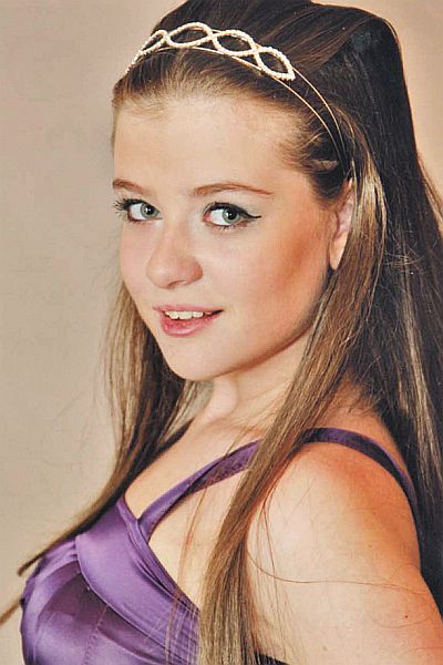 Quinze anos de Roberta
A bela Roberta Ayoub comemorou 15 anos com jantar no Duetto Wine Restaurante, no Clube Curitibano. É filha de Deloreine Bollinger e Roberto Ayoub e neta da amiga Regina Bollinger |