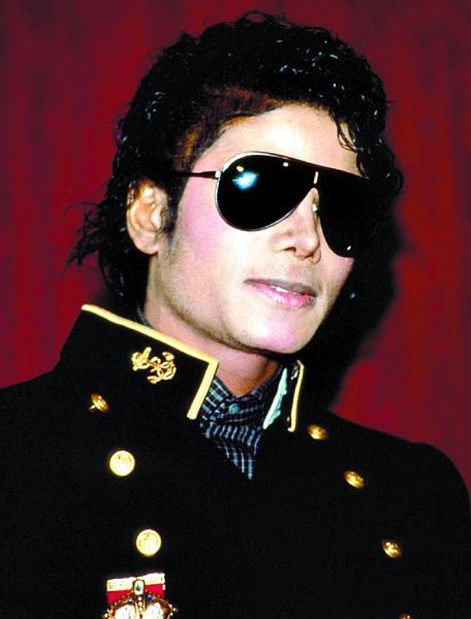 Ray-ban e estilo militar na época em que ganhou o primeiro Grammy | 