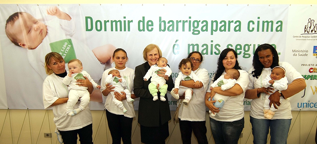 Pastoral lançou ontem a campanha Dormir de Barriga para Cima é Mais Seguro para reduzir a mortalidade infantil | Hedeson Alves/Gazeta do Povo