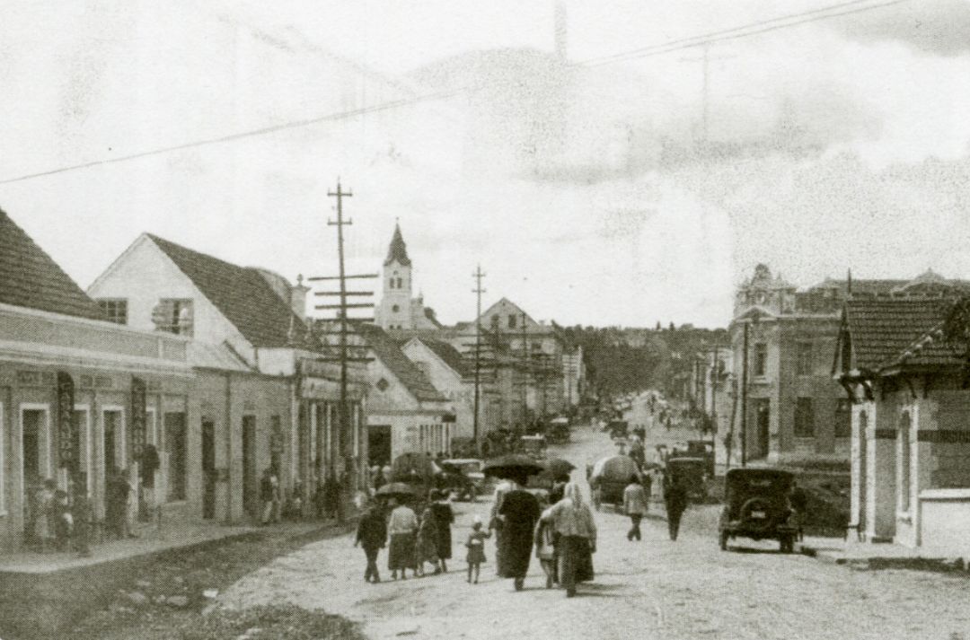 Alemães na década de 40 na Rua XV de Novembro, em Rio Negro | Acervo de Maria da Glória Foohs