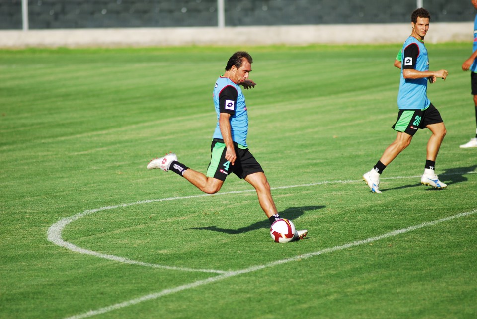 Amizade com Geninho encaminhou acerto com Baier. Falta cifras do Furacão sacramentarem o acordo ainda nesta semana | Marcos Pastich / Folha de Pernambuco