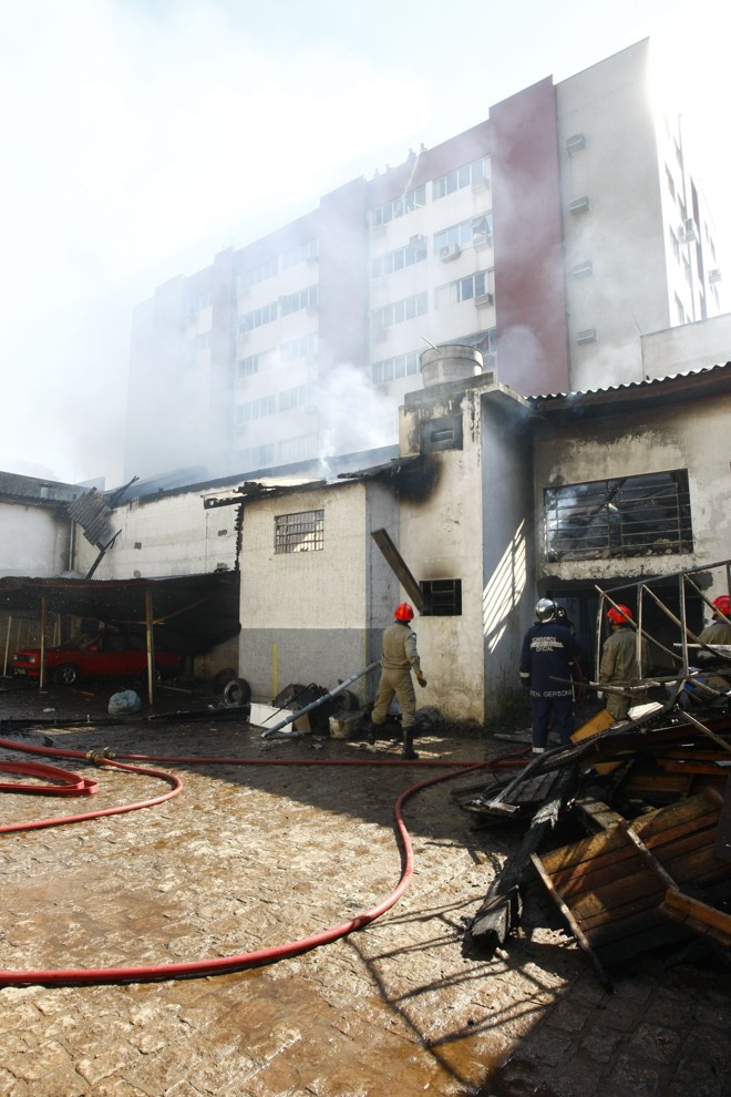 Sete equipes do Corpo de Bombeiros foram deslocadas para o local | 