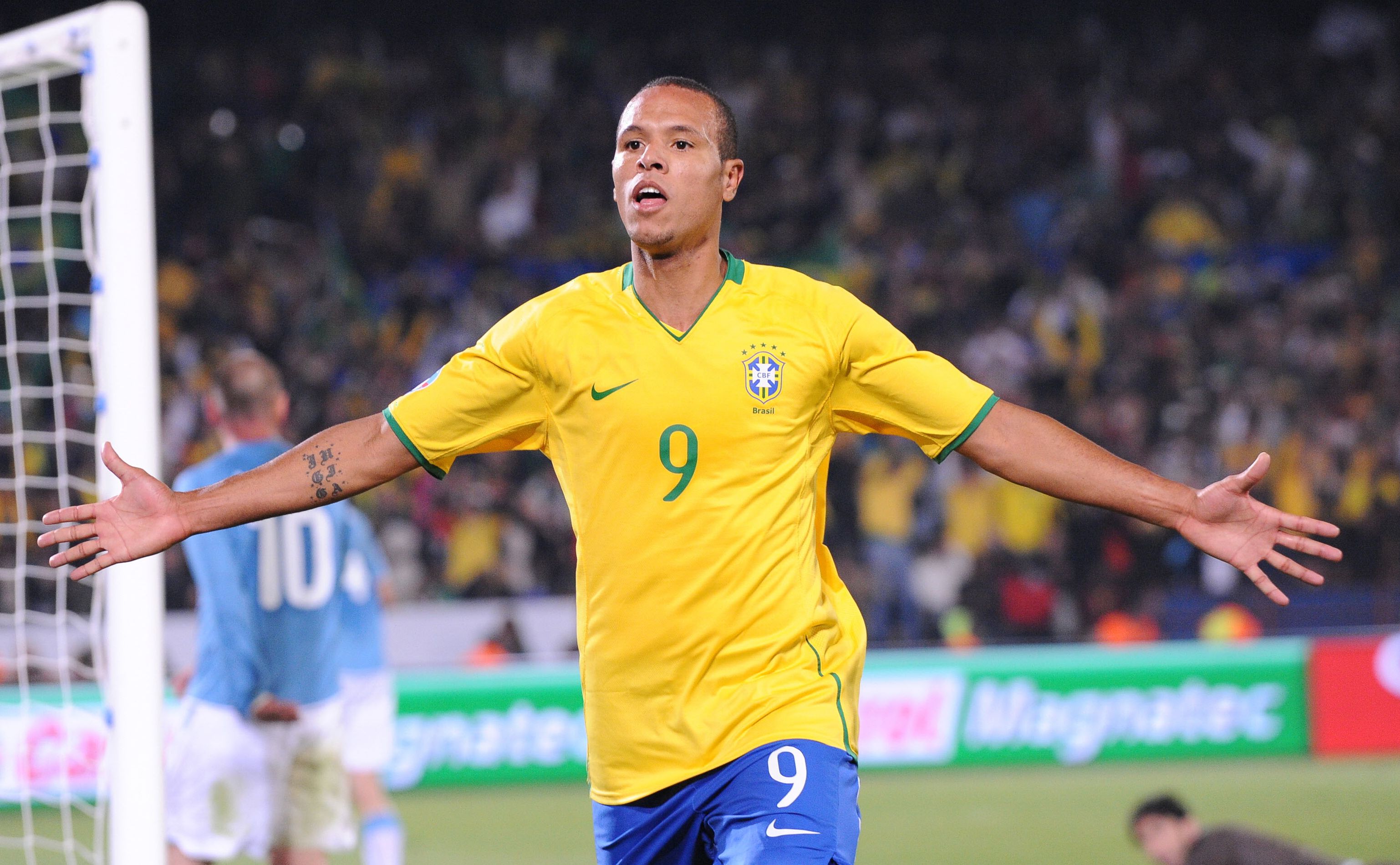 Luis Fabiano sobra no ataque da seleção | Vicenzo Pinto / AFP