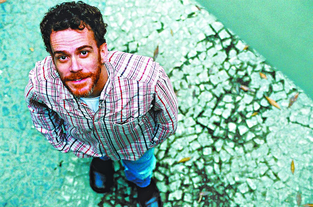 Aos 46 anos, ex-Titã diz se sentir inseguro e com vontade de compor todos os dias | Fábio Bitão