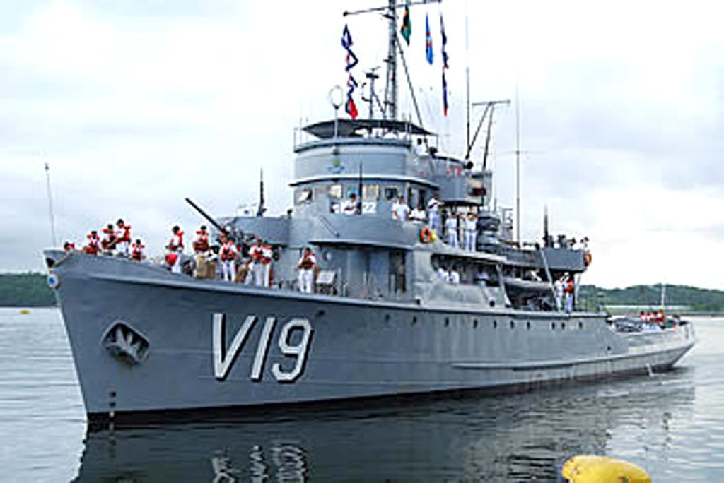 A corveta Caboclo transportou os corpos até o arquipélago de Fernando de Noronha | HO/AFP