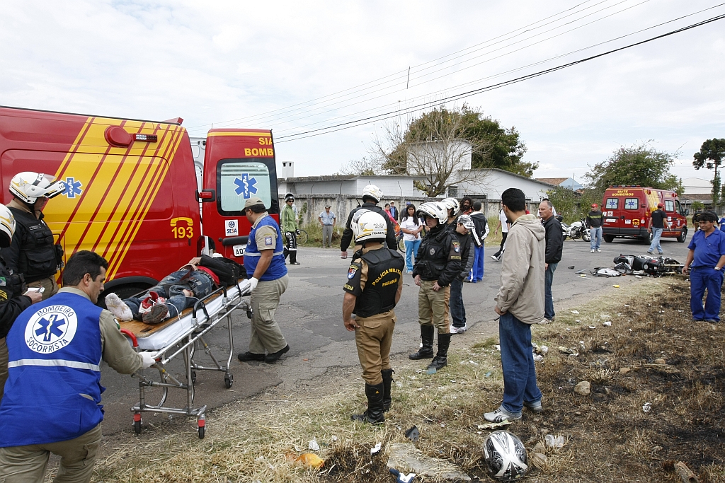 Atropelamento durante blitz do BPTran no Tarumã: dois feridos com escoriações leves | Marcelo Elias/Gazeta do Povo
