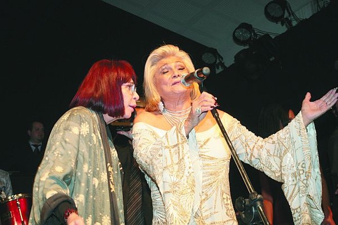 Rita e Hebe cantam juntas no palco | 