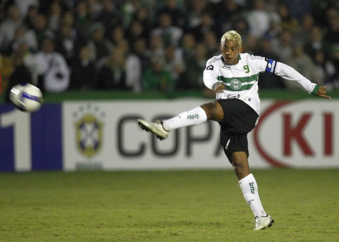 Marcelinho Paraíba foi o maestro coritibano e deu o passe para o gol de Ariel | 