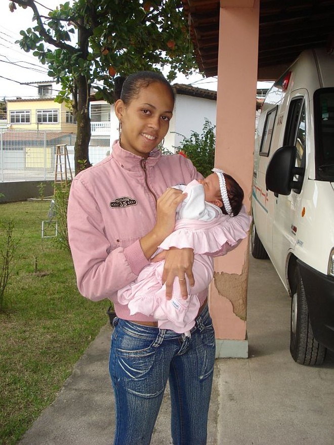 Bruna Cunha celebra um mês de vida de Maria Clara: atendimento com carinho e orientação | 