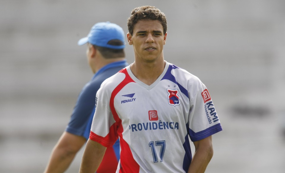 Ala direito Murilo finalmente está pronto e apto a retornar ao time do Paraná, após 100 dias | Antônio Costa / Gazeta do Povo