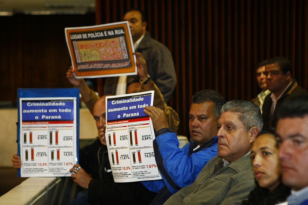 Vigilantes protestaram contra o projeto nas galerias da Assembleia | Aniele Nascimento/Gazeta do Povo