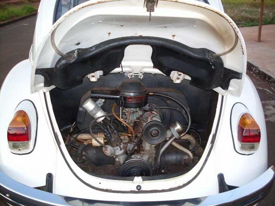 Longe da extinção, carburador exige cuidados Em caso de necessidade de troca, ainda há carburador novo para o Fusca. No caso dos demais modelos (Kombi, Brasília e Monza, por exemplo), só peças recondicionadas. Manutenção do sistema varia de R$ 95 a R$ 200 | Arquivo/ Gazeta do Povo