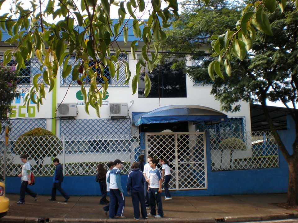 Colégio Dom Bosco: bebedouros são usados somente com copo descartável e professorem recomendam que os alunos tragam garrafa com água de casa | Divulgação