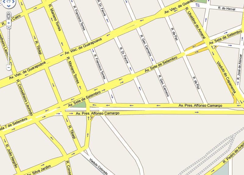 Após as obras, não será mais permitido os motoristas virarem à esquerda da Sete de Setembro para a Mariano Torres | Reprodução/Google Maps