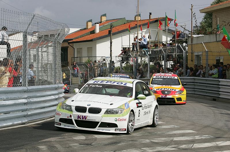 Farfus espera quebrar a escrita ruim em Brands Hatch e somar importantes pontos rumo ao título de 2009 | Divulgação / FIA WTCC