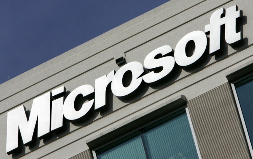 Lucro da Microsoft despenca e empresa anuncia 5 mil demissões | PaulJ Richards/AFP