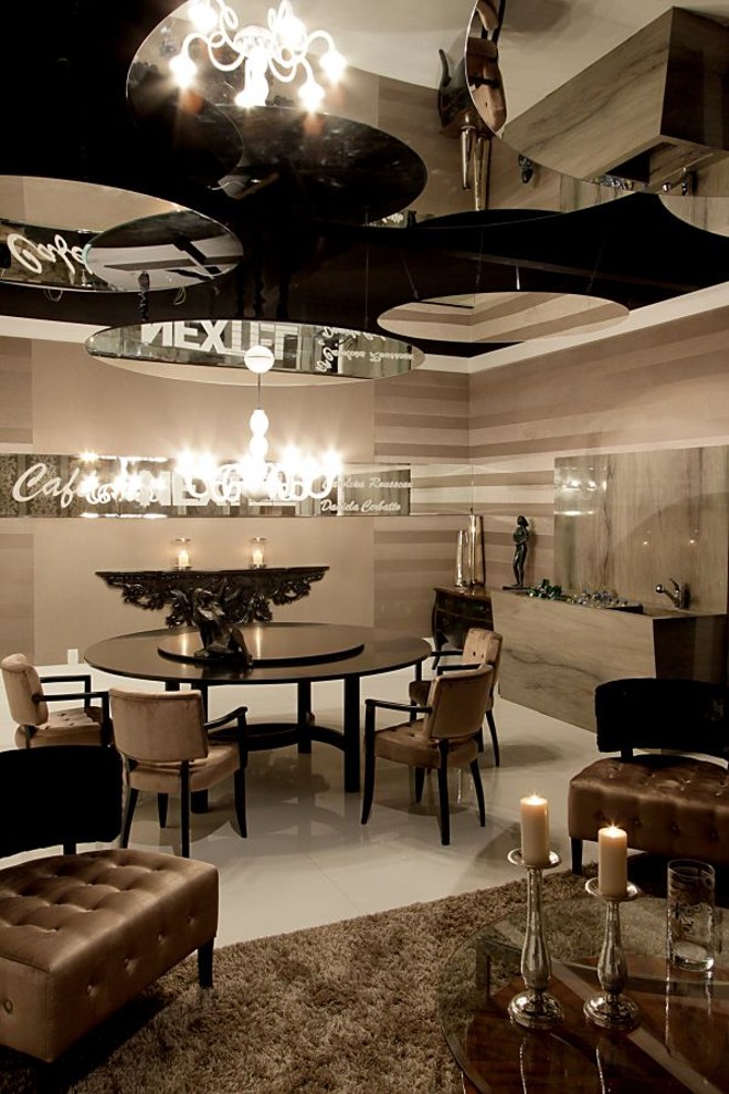 No Café Nextel, uma mesa para dez pessoas e um lounge com seis poltronas trazem conforto para os convidados | 