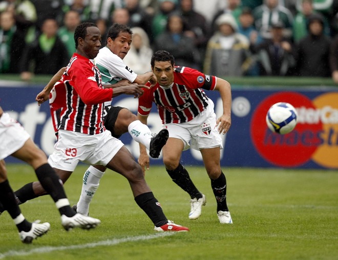 ... dois, e batendo forte... | 