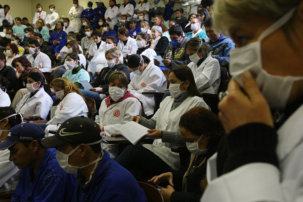 Reunião no HC: máscaras e protesto | Jonathan Campos/Gazeta do Povo