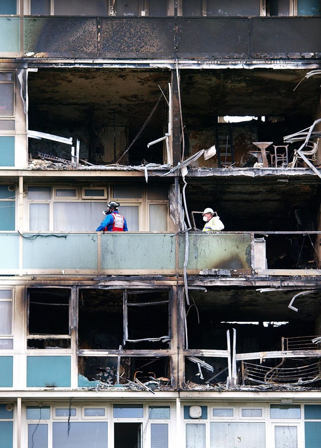 Os destroços: edifício da década de 60 não era considerado seguro | Max Nash/AFP