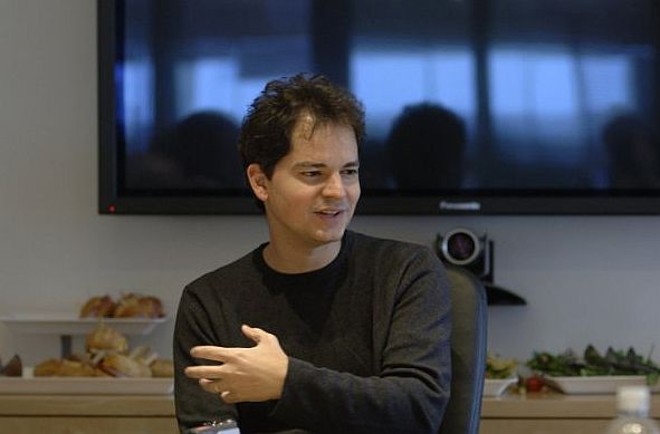 Carlos Saldanha faz a voz de um bebê dinossauro em