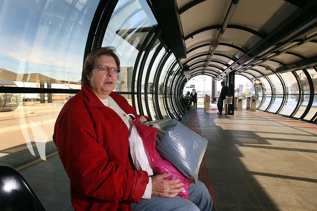 Para Silvia Ostroski, a Linha Verde é boa para quem mora no Pinheirinho e ruim para quem vive no Xaxim | Hedeson Alves/Gazeta do Povo