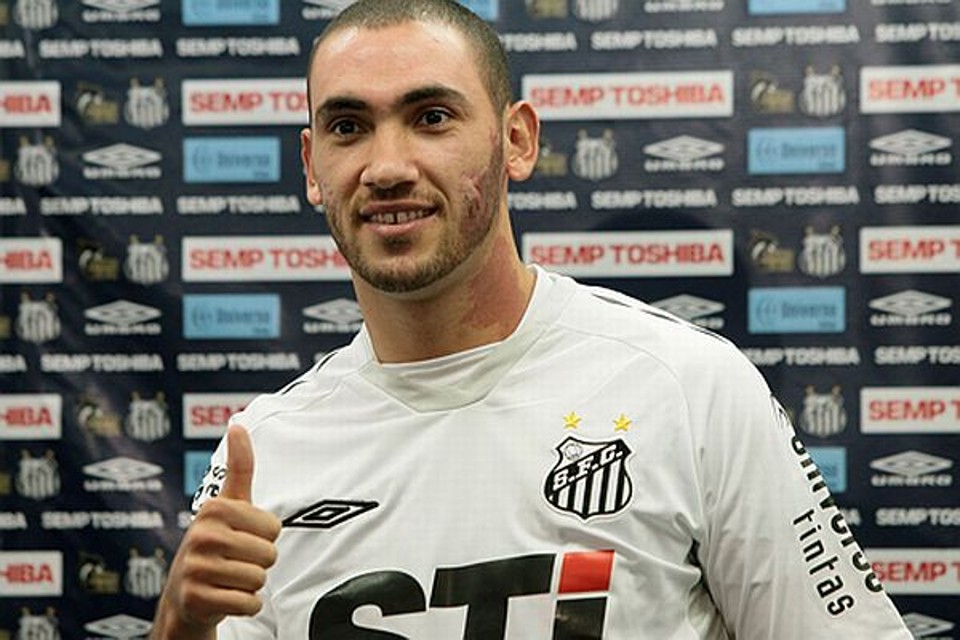 Rodrigo Mancha foi recebido como grande reforço no Peixe | Reprodução / Twitter Santos FC
