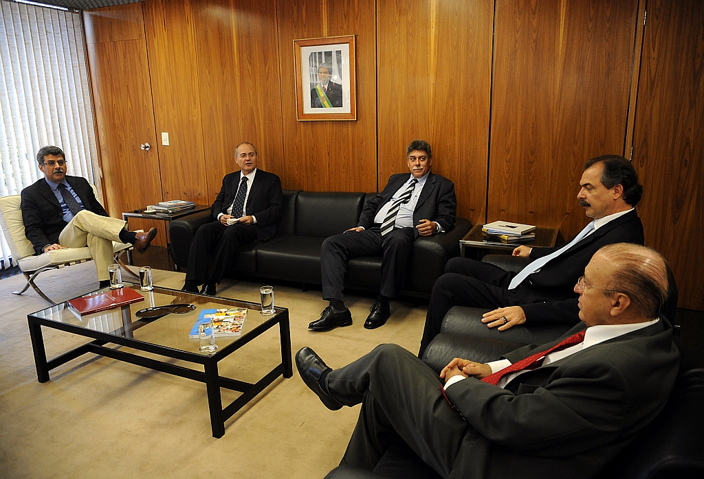 Reunião de líderes da base governista que aconteceu nesta quinta-feira para decidir o apoio a CPI da Petrobras | Antonio Cruz/ABr