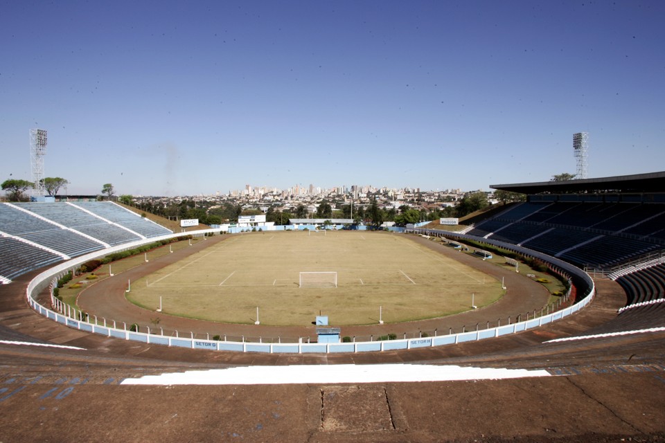 Estádio do Café terá um domingo regado à futebol com jogos da Série A e D para o público | Roberto Custódio / Jornal de Londrina