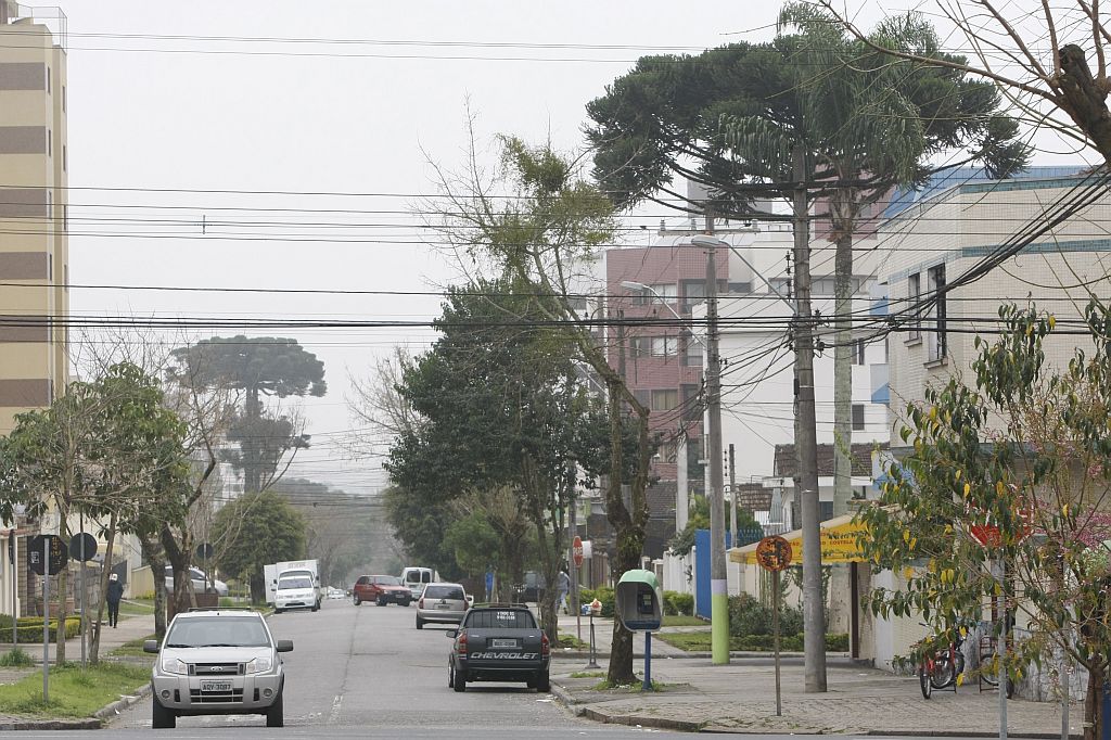 Rua Sebastião Paraná: comodidade e infraestrutura em região próxima ao centro | Aniele Nascimento/ Gazeta do Povo