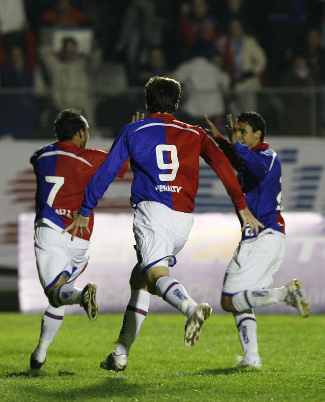 Coube a Wando quebrar o jejum sem gols pelo Tricolor e colocar a equipe na frente do placar |