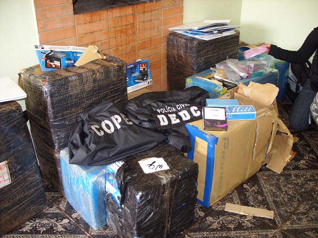 Carga apreendida com acusados: 50 policiais civis participaram de operação | SESP