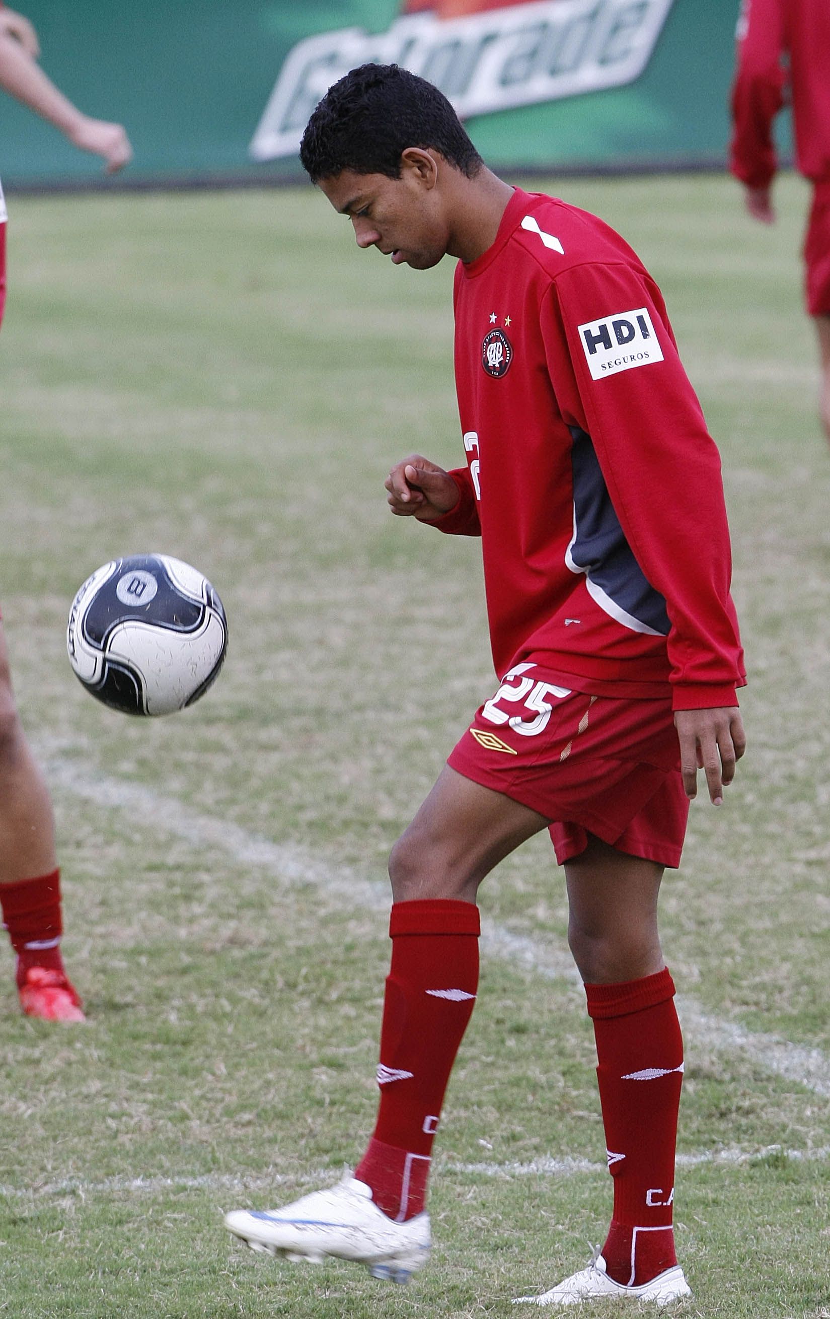 Wallyson aposta na melhora ofensiva do Atlético com chegada de Alex Mineiro | Pedro Serápio / Gazeta do Povo