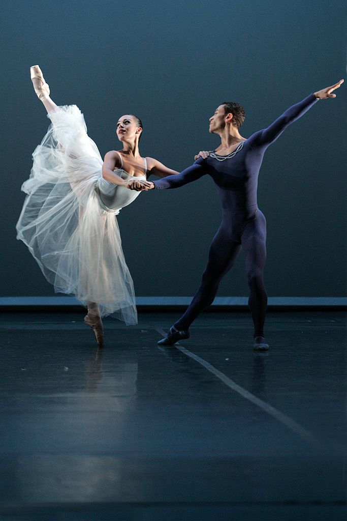 Serenade, da São Paulo Companhia de Dança | Agência Espetacullumm/ Divulgação