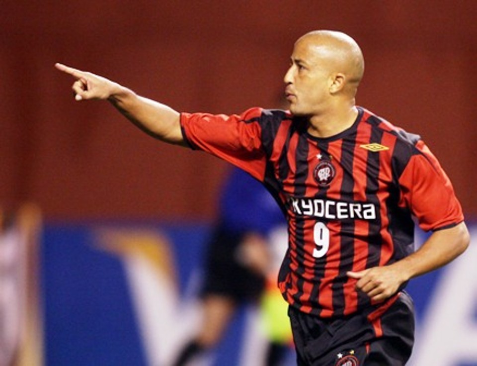Embora repita que o futebol é dinâmico, empresário diz que Alex Mineiro não está negociando a sua saída do Grêmio. | Rodolfo Bührer/ Arquivo/ Gazeta do Povo