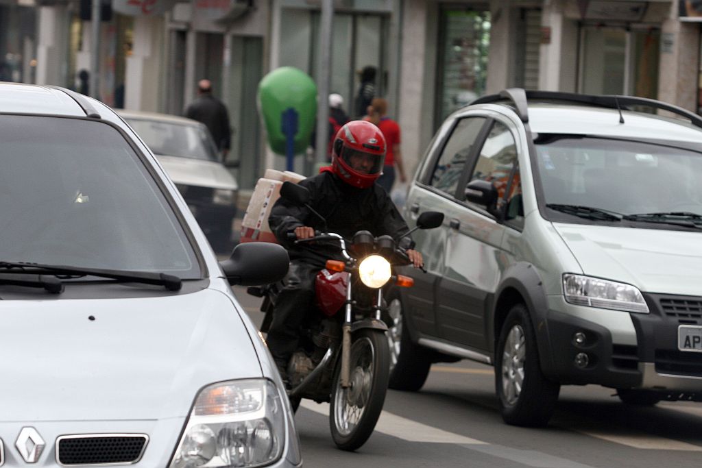 Motoboy: em todo o estado, há cerca de 90 mil profissionais usando motos | Henry Milleo/Gazeta do Povo