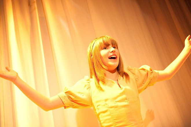 Jéssica Granato, de 10 anos, assume o papel de Lala Schneider na infância | 