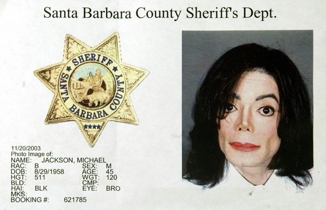 Escândalos e fama: Michael Jackson foi acusado de assédio sexual contra crianças, mas foi julgado e absolvido | 