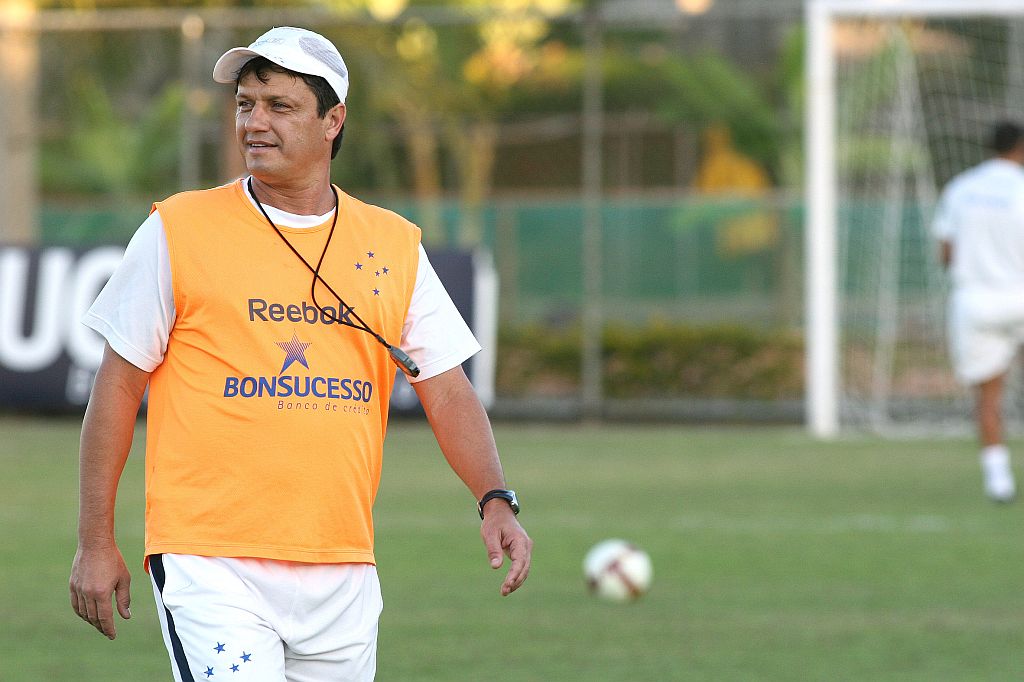 O técnico paranaense Adílson Batista, do Cruzeiro, pode se consagrar hoje com o tricampeonato cruzeirense na Libertadores | Vipcomm
