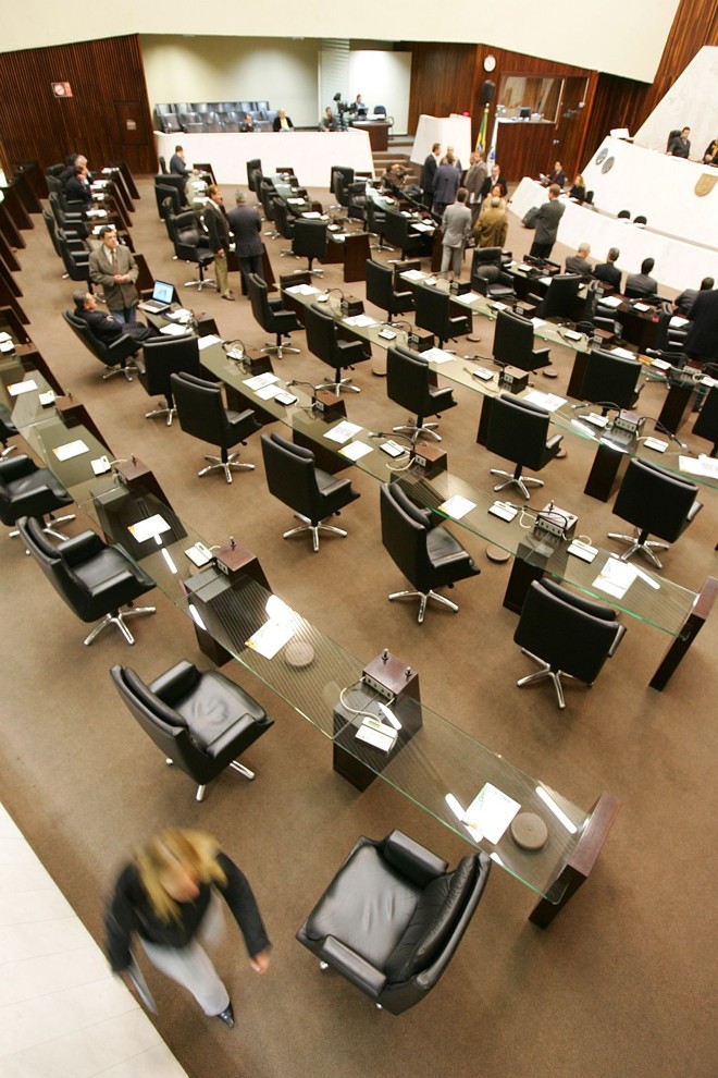 Plenário da Assembleia do Paraná: no estado, discussão já começou | Daniel Castellano/Gazeta do Povo