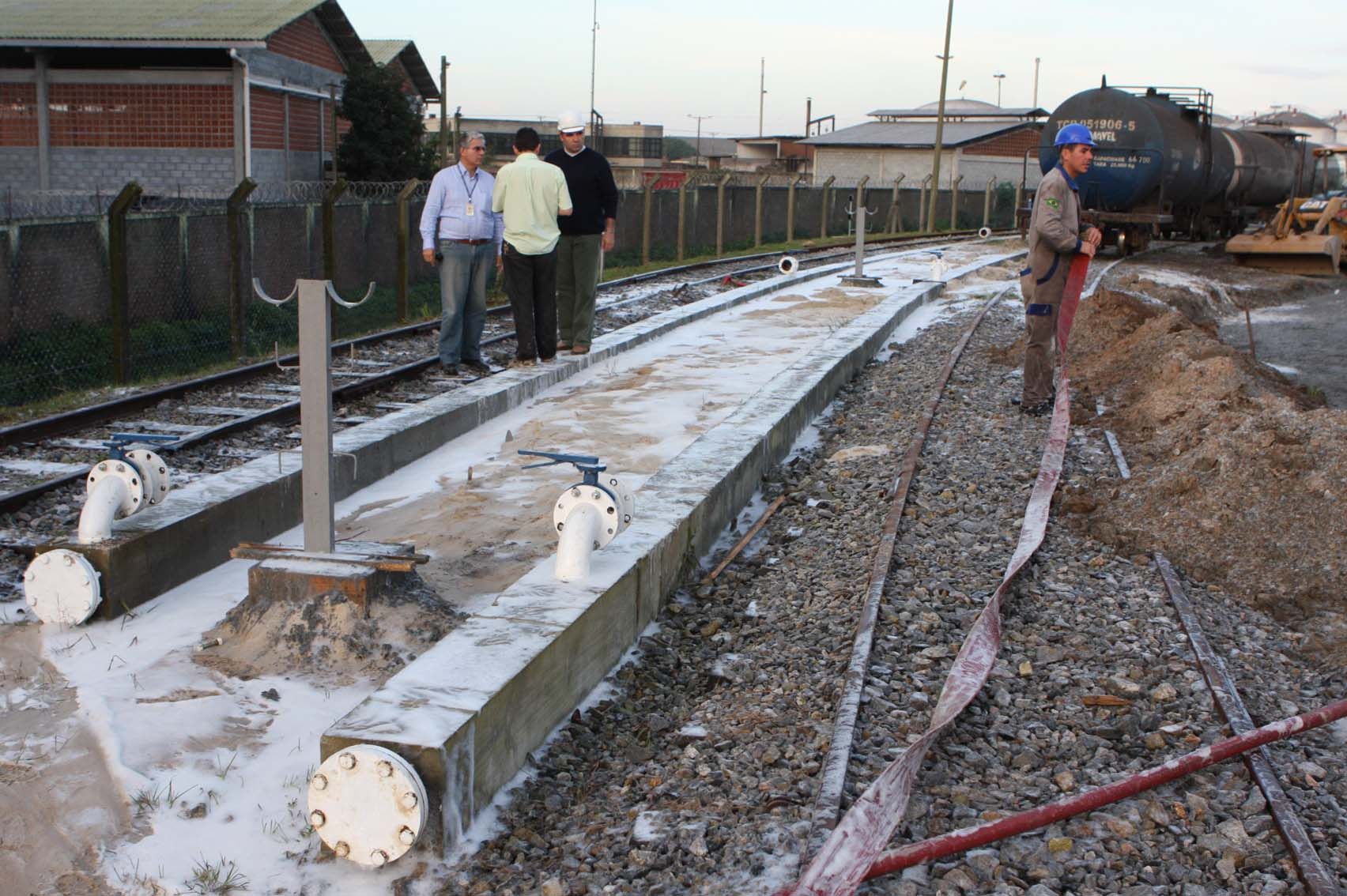 Ainda não há um levantamento da quantidade de produto que vazou | Divulgação Agência Estadual de Notícias/Rodrigo Leal