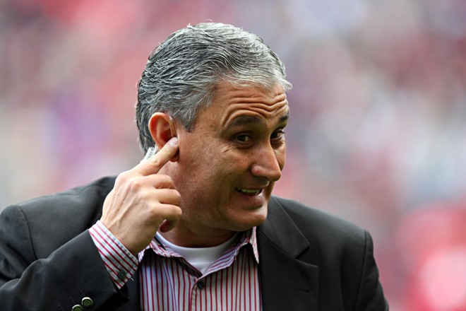 Já Tite viu seu cargo ficar mais uma vez ameaçado. O presidente do Inter desmentiu os rumores e garantiu sua permanência |