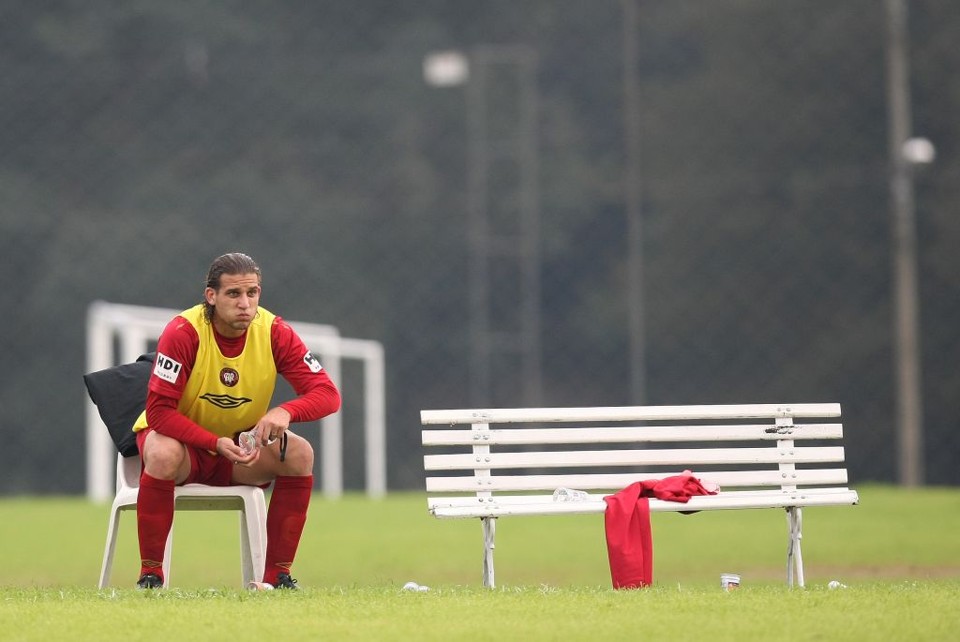 Em má fase, atacante Rafael Moura é um dos jogadores afastados pela diretoria para cuidar da forma física: jogador não sabia do afastamento | Rodolfo Bührer/ Gazeta do Povo