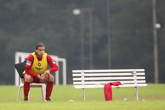 Em má fase, atacante Rafael Moura é um dos jogadores afastados pela diretoria para cuidar da forma física: jogador não sabia do afastamento | Rodolfo Bührer/ Gazeta do Povo