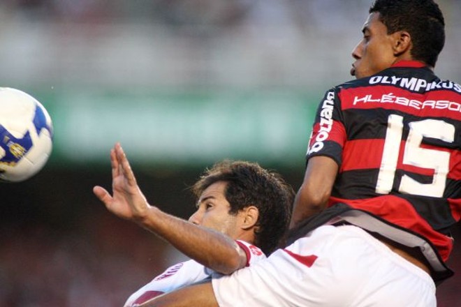 O Flamengo não conseguiu manter a boa fase e ficou no empate com o Náutico | 